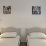 Piertzovani Parikia (Paros)