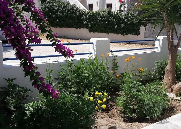 Piertzovani Parikia (Paros)