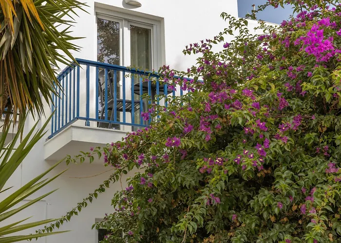 Piertzovani Parikia (Paros)