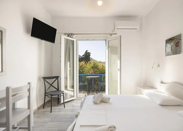 Piertzovani 3* Parikia (Paros)